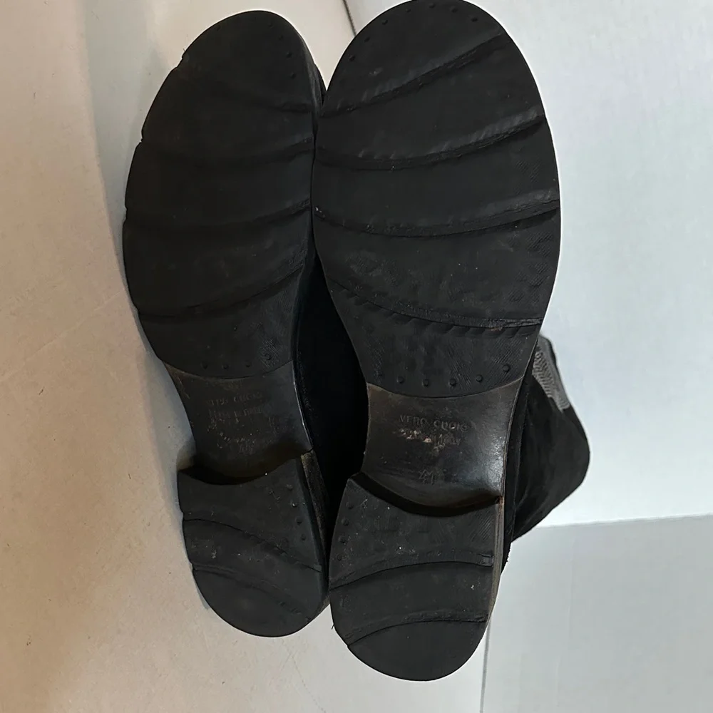 SESTO Muecci black tall boots made of suede material, bedazzled skull EUC 41